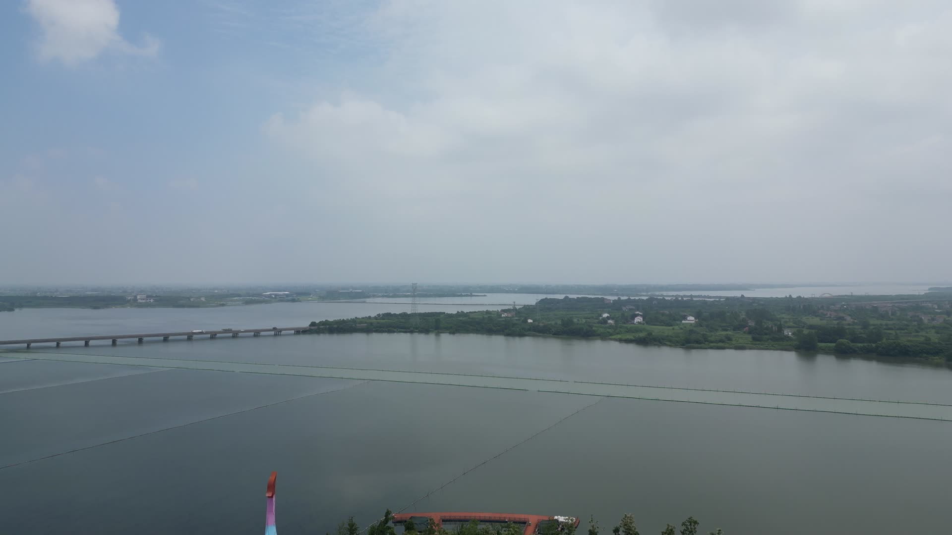 湖北荆州凤凰大桥航拍视频的预览图