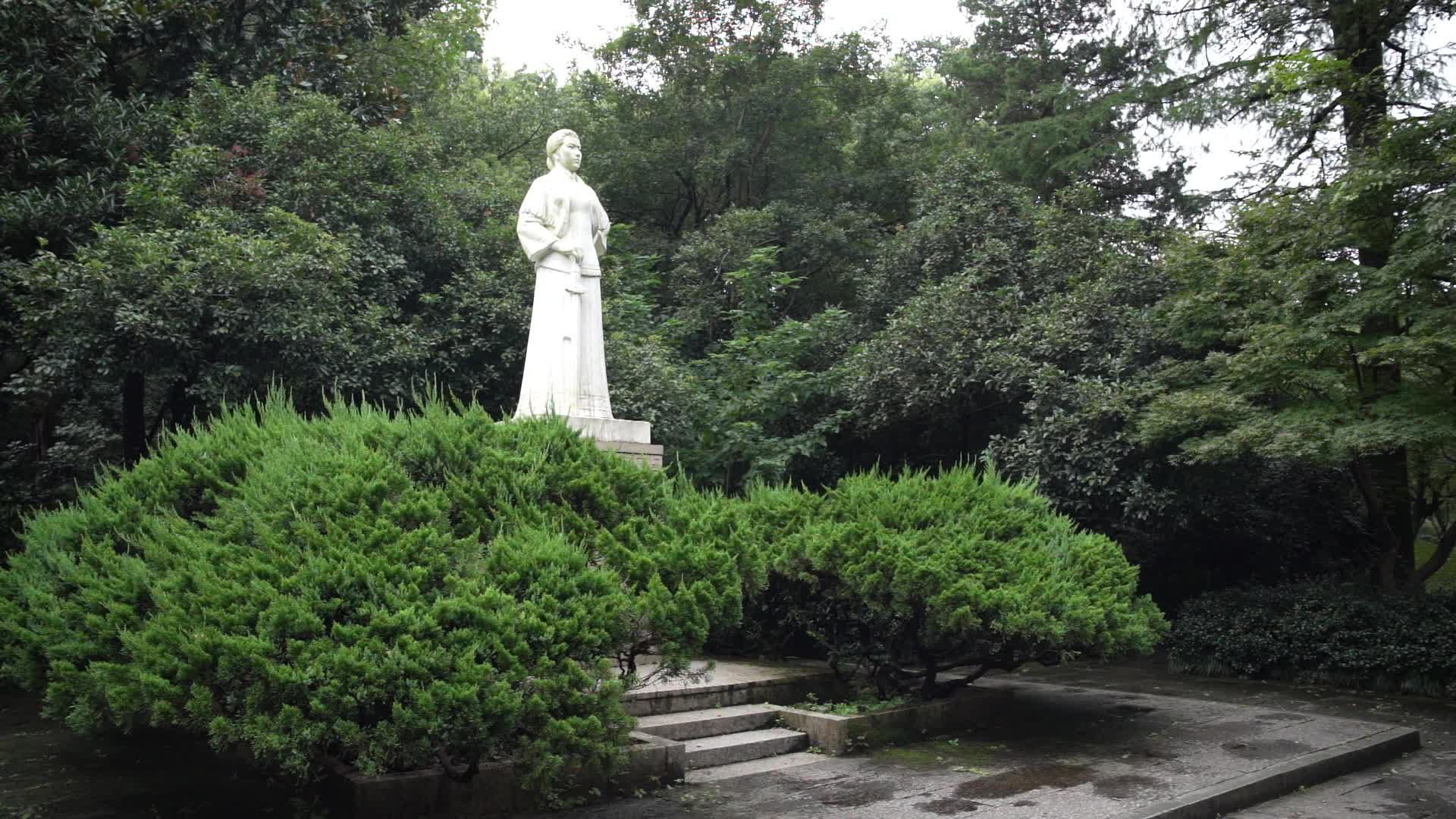 杭州西湖景区秋瑾墓视频的预览图