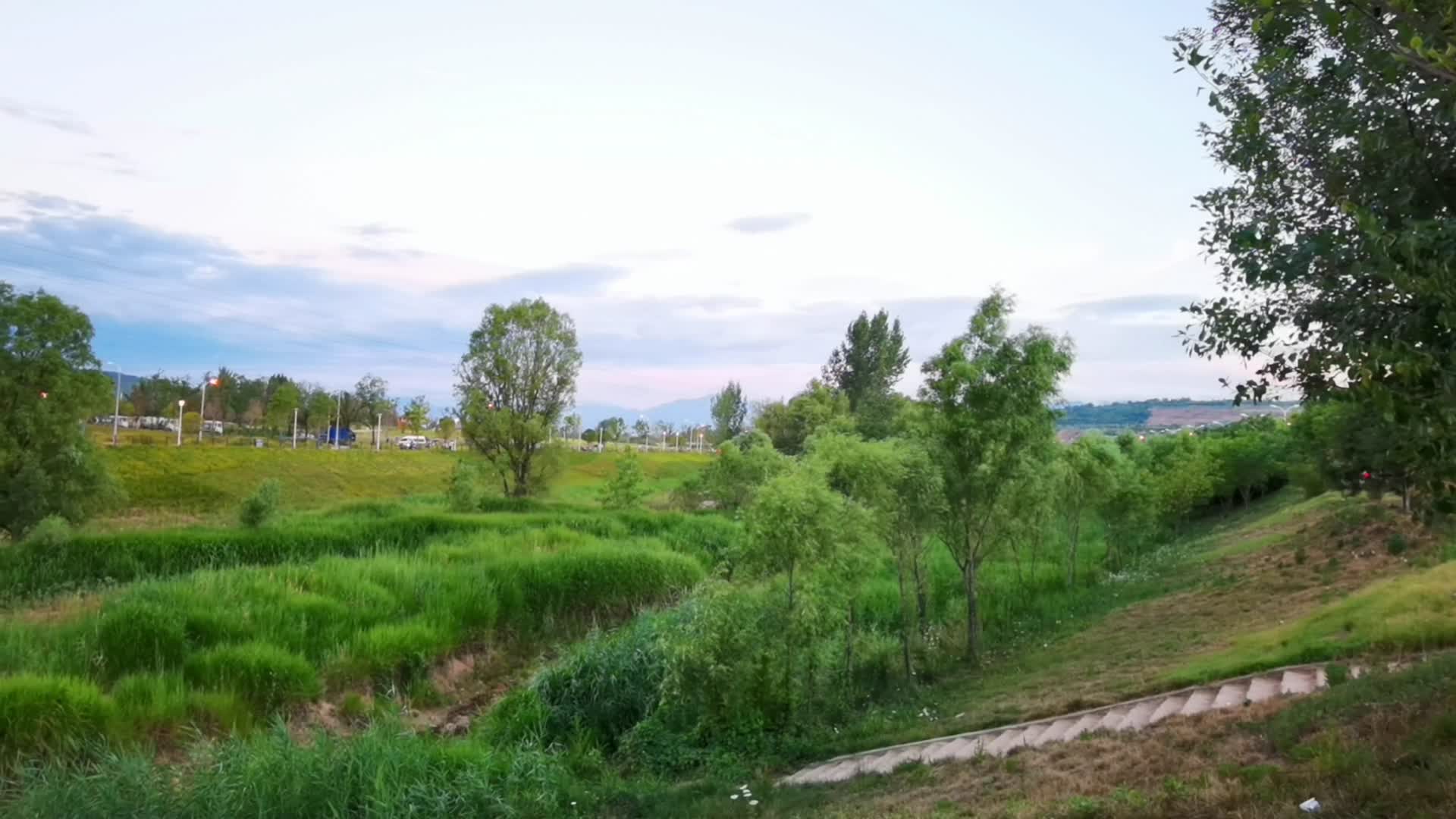 西安雁鸣湖生态休闲旅游视频的预览图