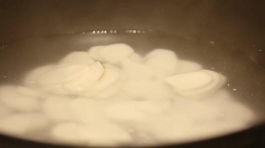 镜头合集泡发年糕煮韩式年糕片视频的预览图