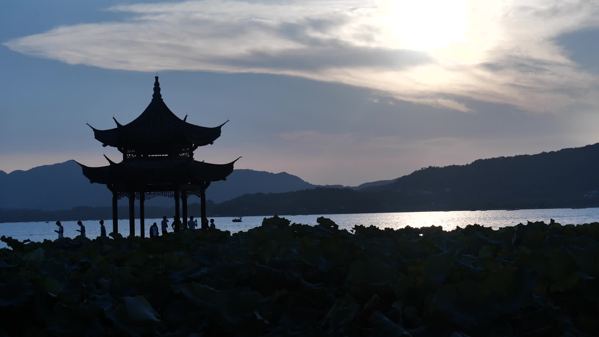 杭州西湖景区集贤亭晚霞视频的预览图