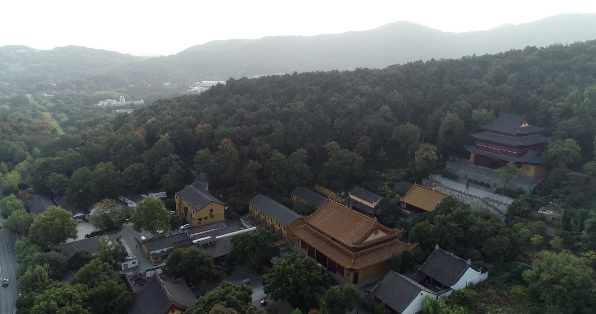 杭州西湖景区净慈寺禅院航拍视频的预览图