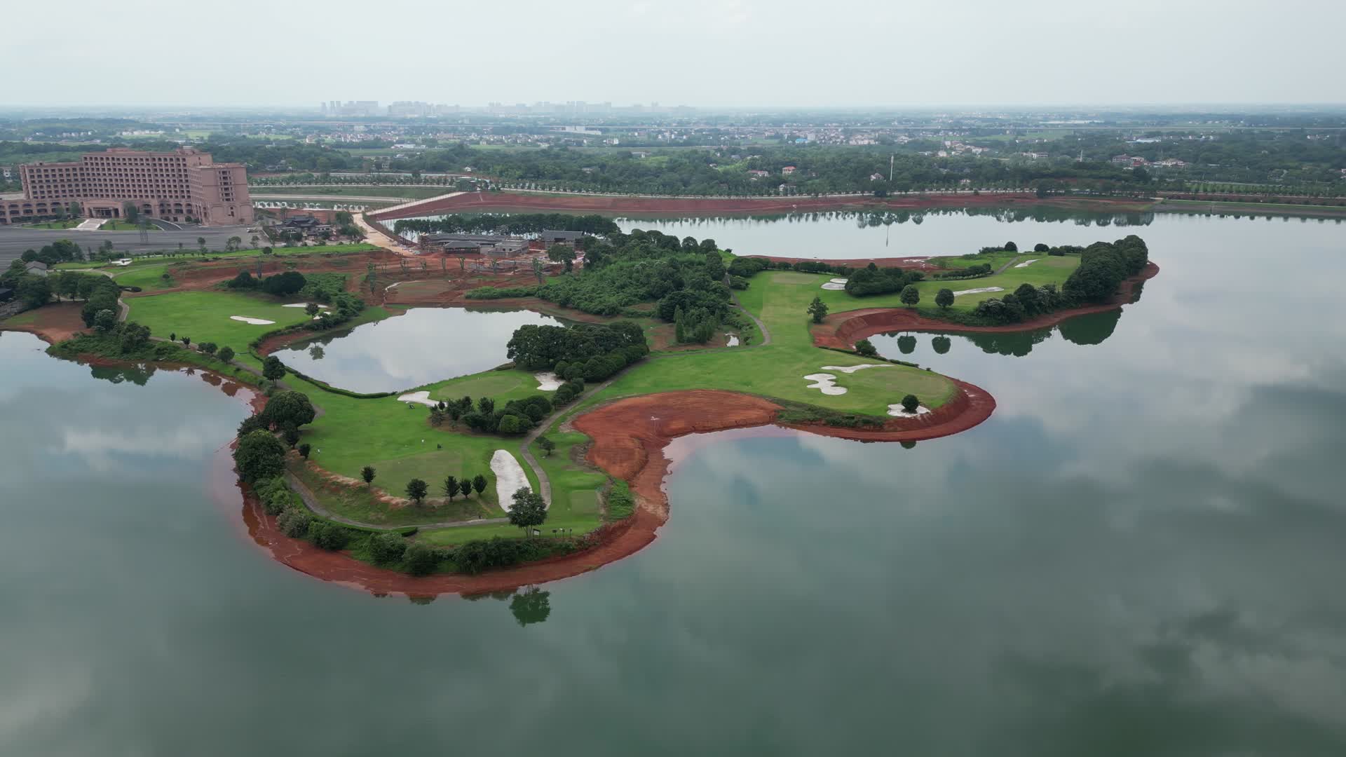 航拍湖南高尔夫旅游职业学院视频的预览图