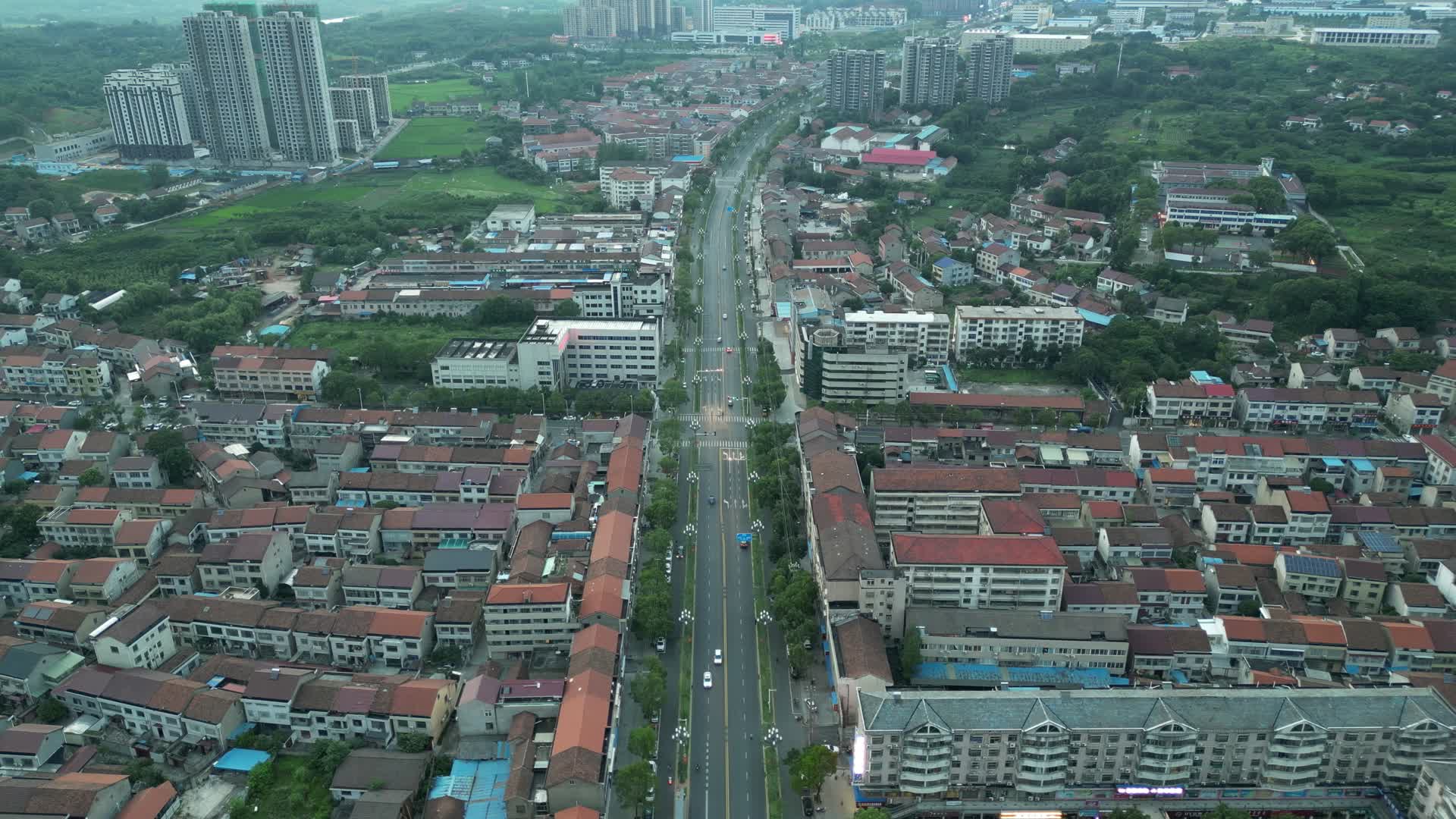 城市航拍湖南醴陵县交通视频的预览图