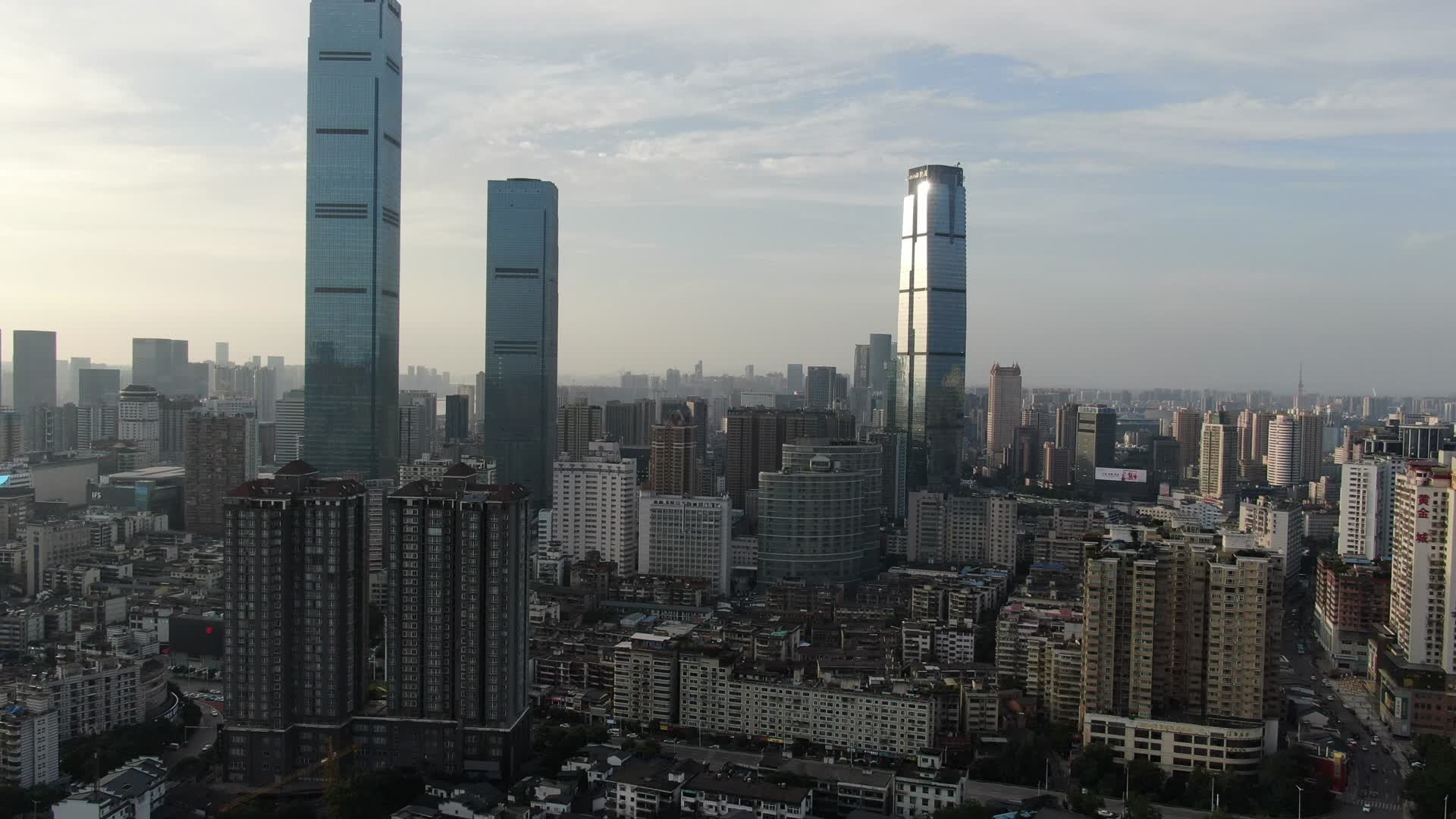 航拍湖南长沙高楼建筑视频的预览图
