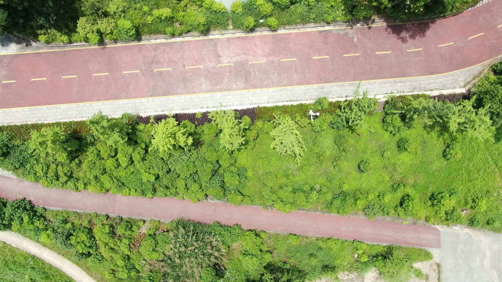 航拍湖南长沙城市跑道视频的预览图