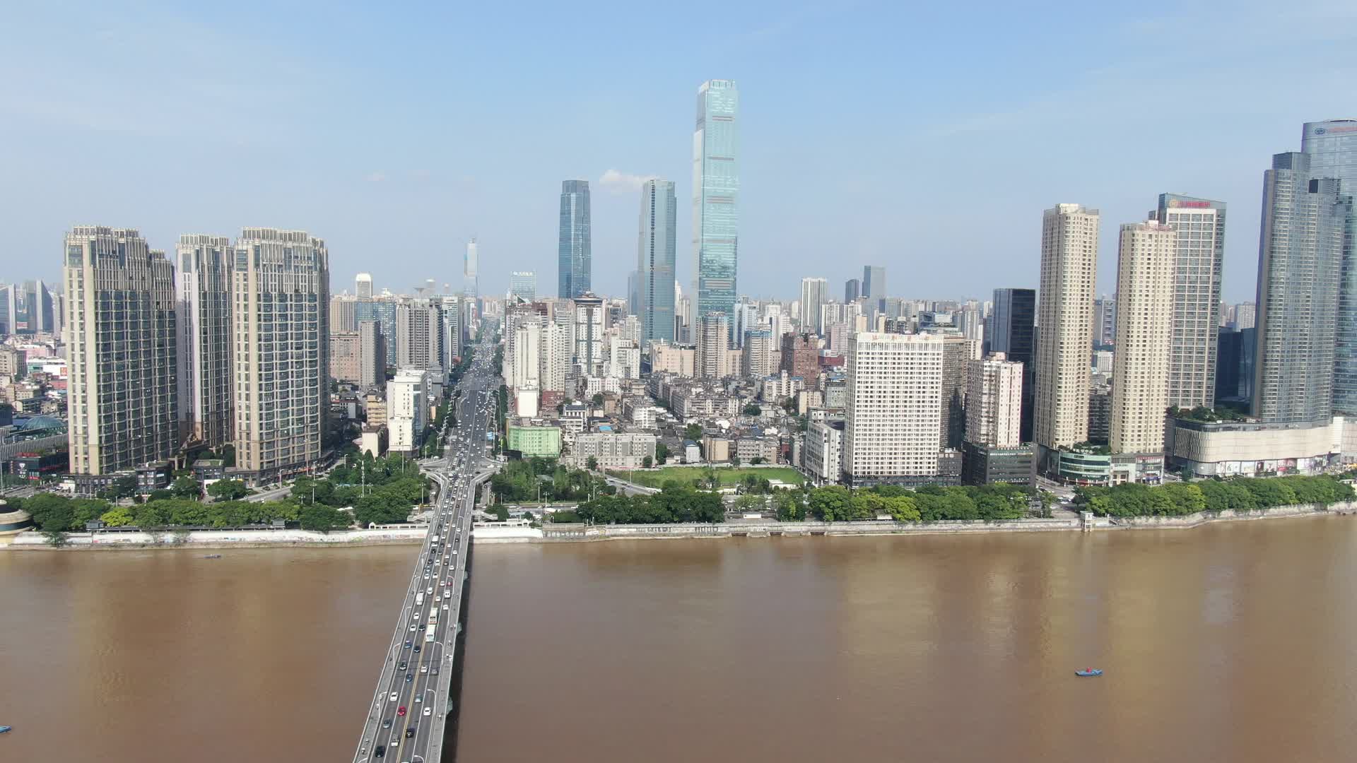 航拍湖南长沙金融城高楼视频的预览图