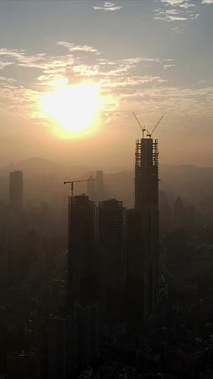 航拍贵州贵阳城市日出高楼视频的预览图