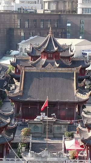 航拍贵州贵阳黔明古寺视频的预览图
