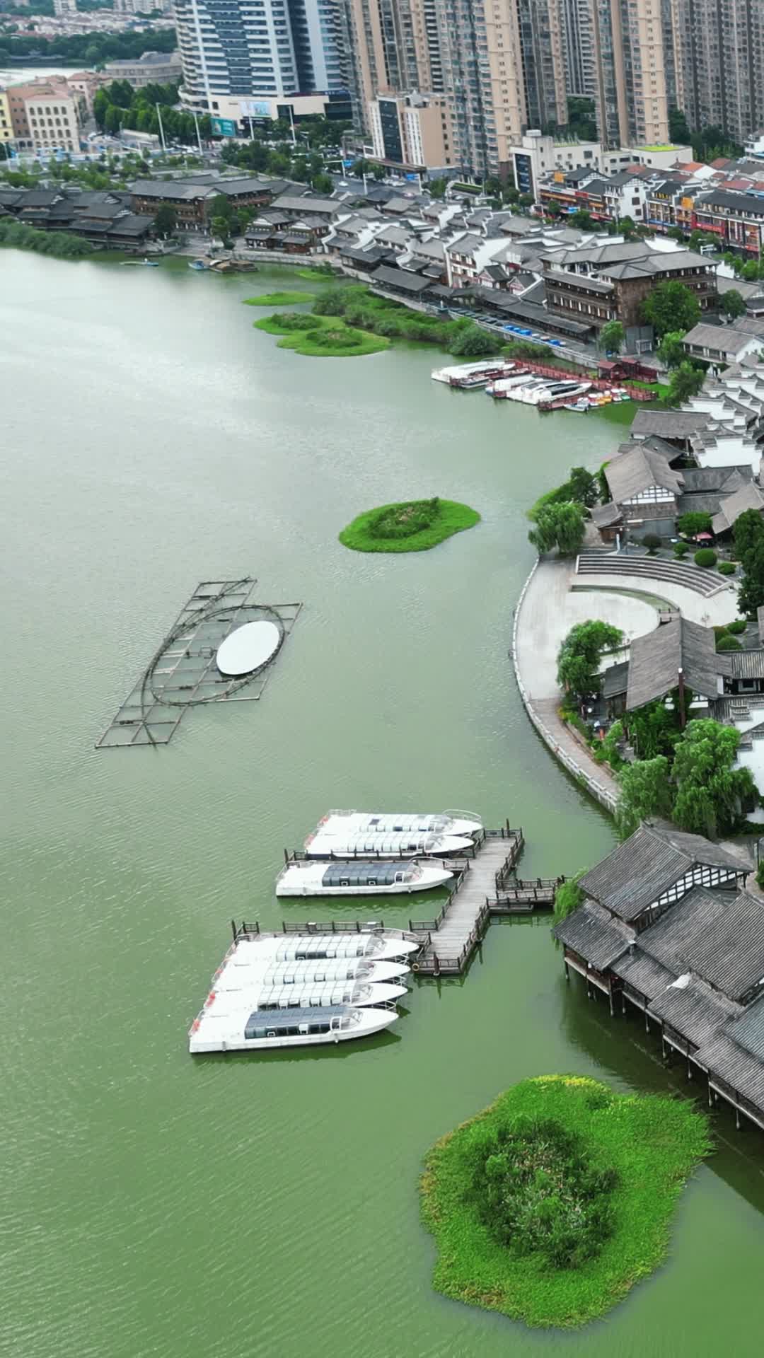 湖南湘潭城市交通君子莲地标航拍视频的预览图