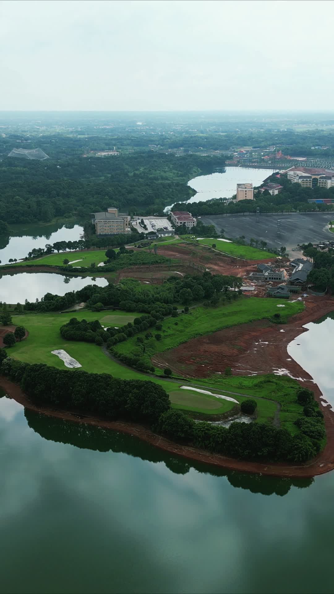 湖南高尔夫旅游学院竖屏航拍视频的预览图