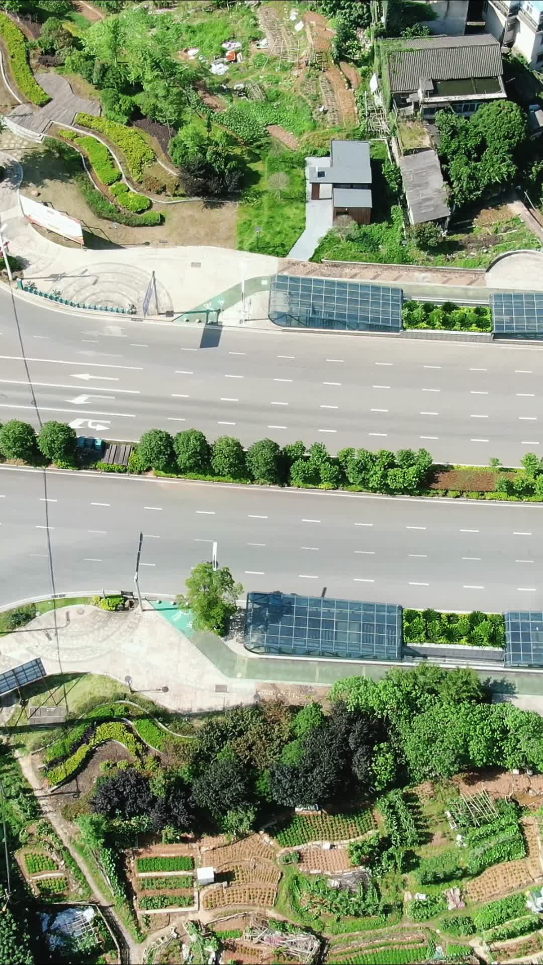 航拍乡村田野交通大道高架桥视频的预览图
