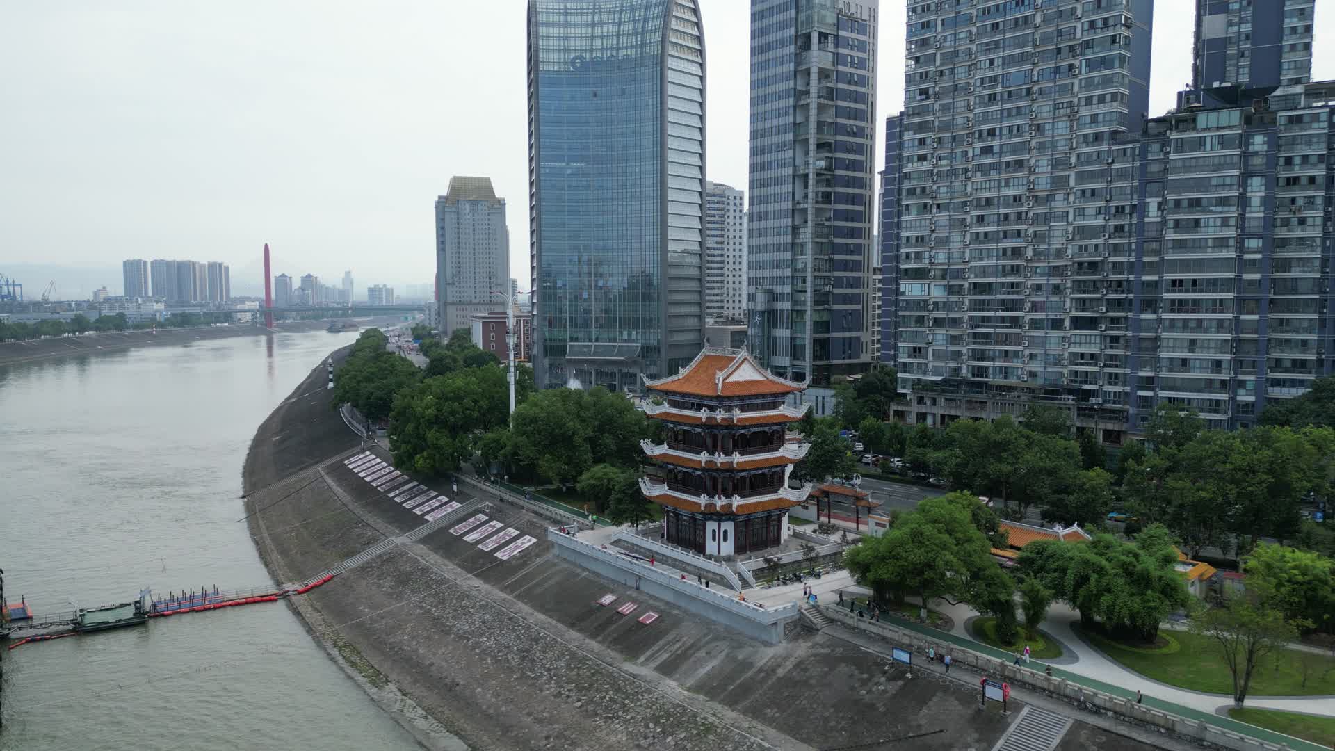 城市航拍湖北宜昌镇江阁历史文化古建筑视频的预览图