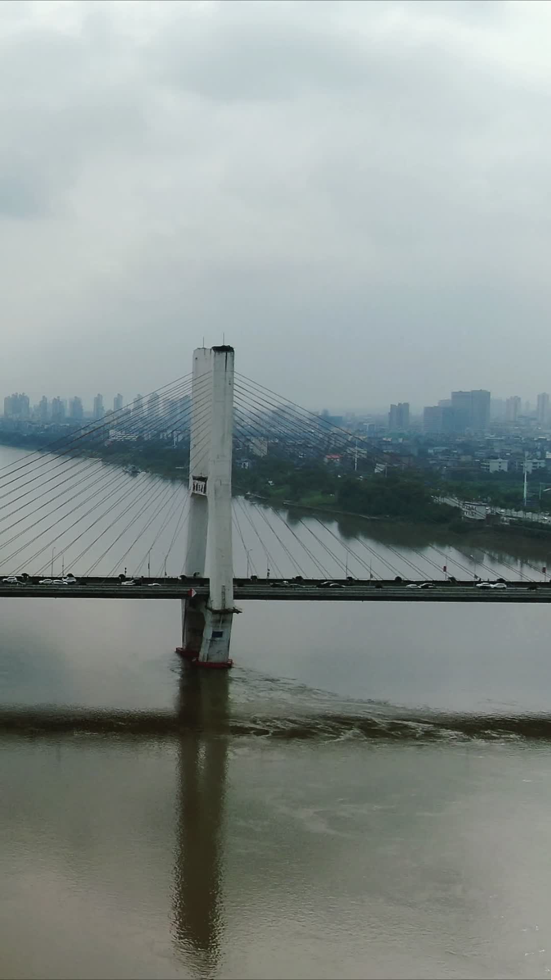 航拍湖南湘潭三桥竖屏视频的预览图