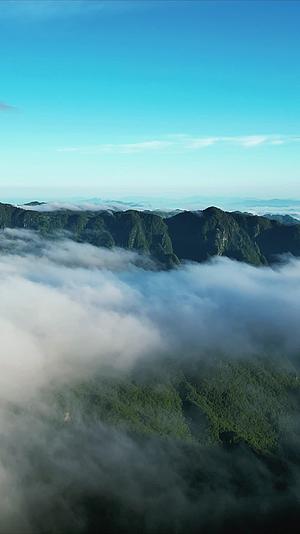 航拍高山云海自然风光视频的预览图