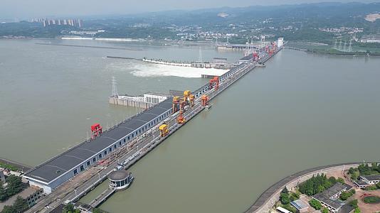 旅游景区湖北宜昌长江三峡葛洲坝航拍视频的预览图