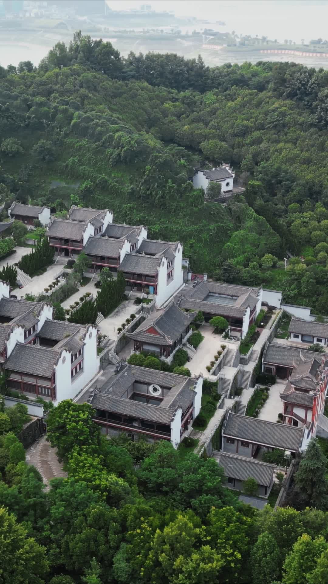 航拍湖北宜昌秭归县屈原故里5A景区视频的预览图