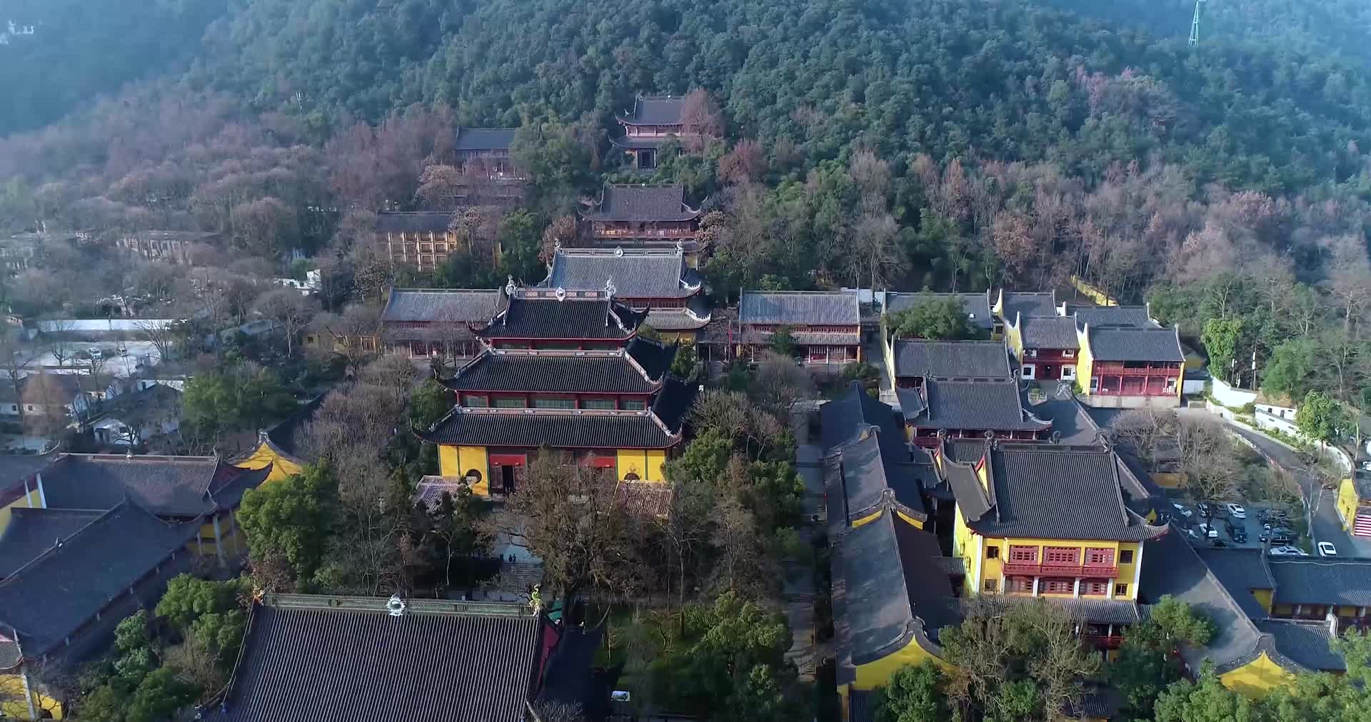 杭州千年古刹灵隐寺航拍视频的预览图