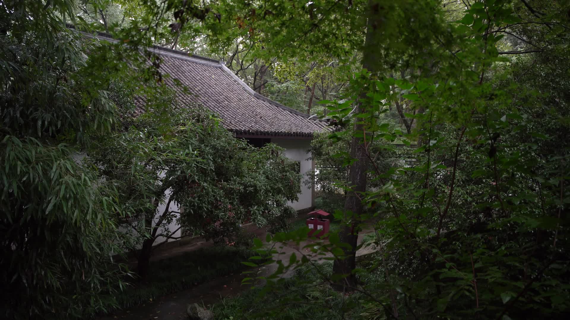 杭州西湖景区虎跑公园李叔同弘一法师纪念馆视频的预览图