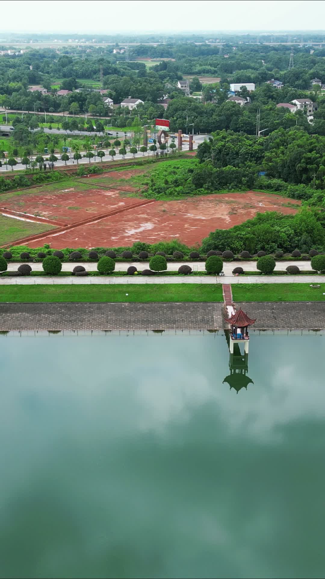 湖南常德清江湖4A景区大坝竖屏航拍视频的预览图