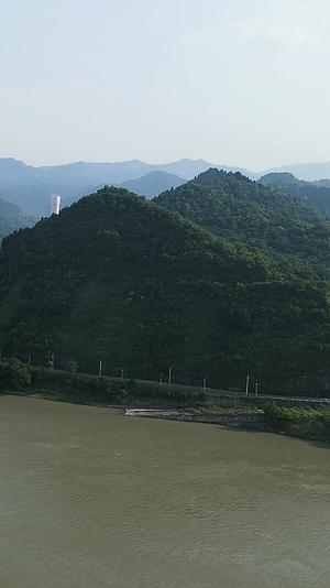 航拍湖北宜昌磨基山森林公园视频的预览图