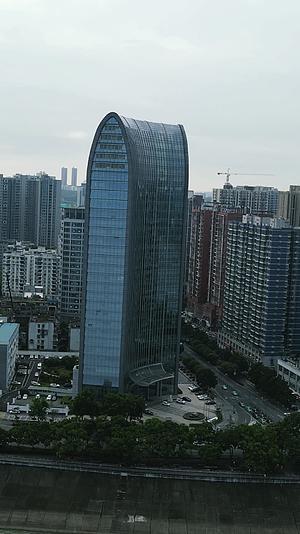 航拍湖北宜昌沿江大道CBD高楼视频的预览图