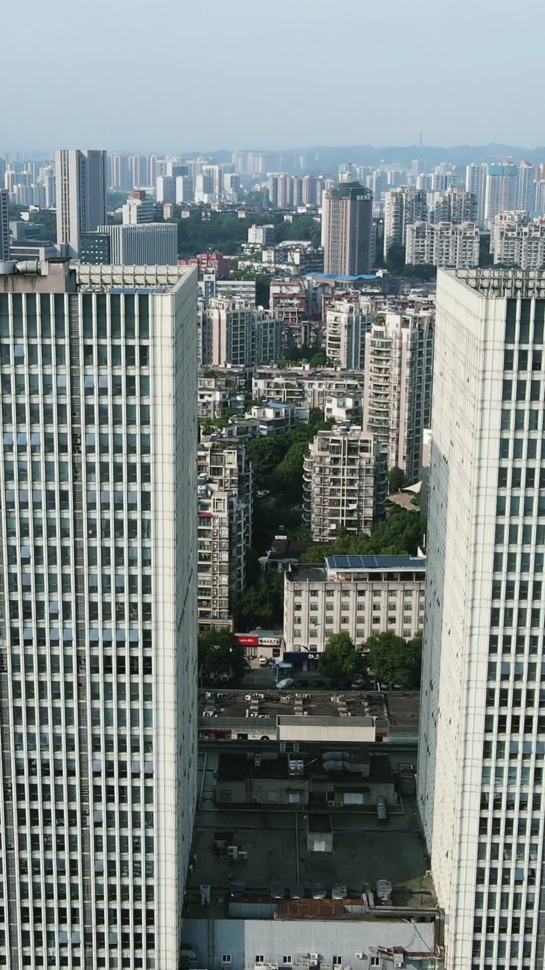 航拍湖北宜昌万达广场商业广场视频的预览图