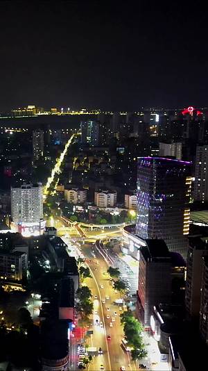 航拍湖北襄阳城市交通夜景视频的预览图