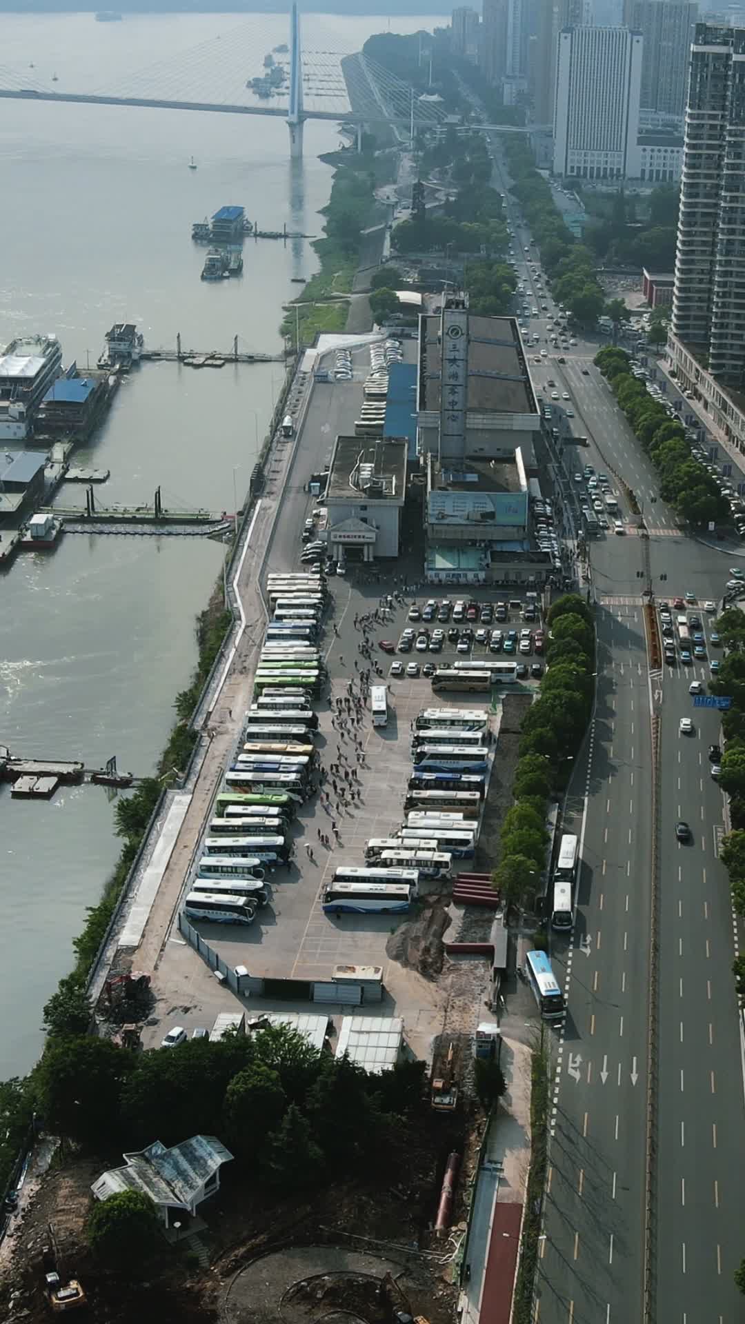 航拍湖北宜昌三峡旅游度假区视频的预览图