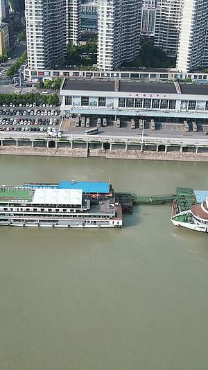 航拍湖北宜昌三峡旅游度假区宜昌港视频的预览图