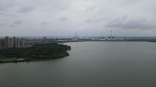 湖南岳阳城市建设航拍视频的预览图