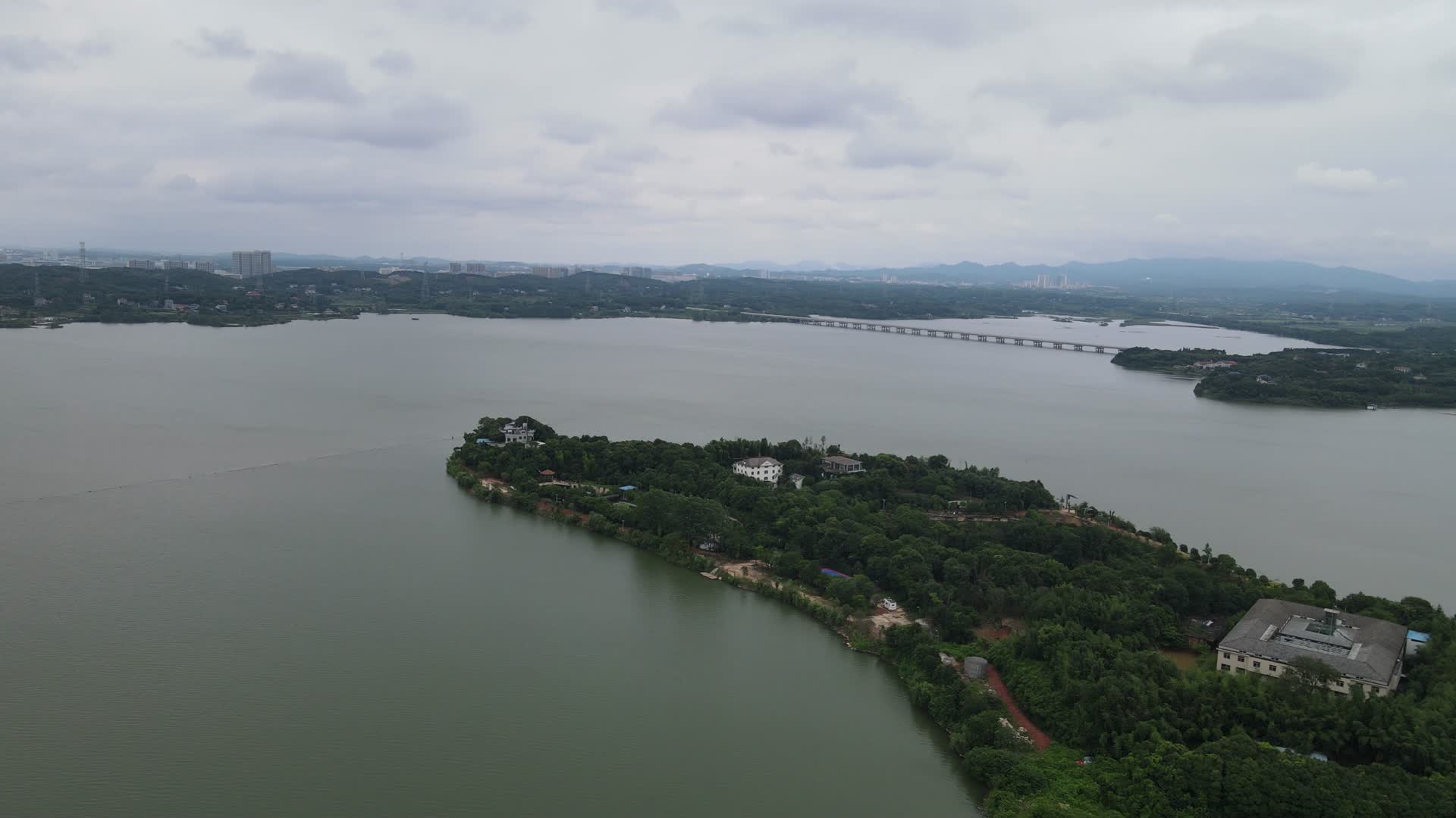 航拍湖南岳阳芭蕉湖风景视频的预览图