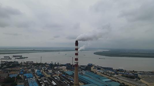 航拍湖南岳阳工业区厂房视频的预览图