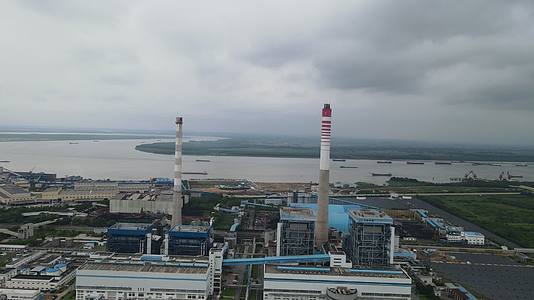 航拍湖南岳阳工业区工业厂房视频的预览图