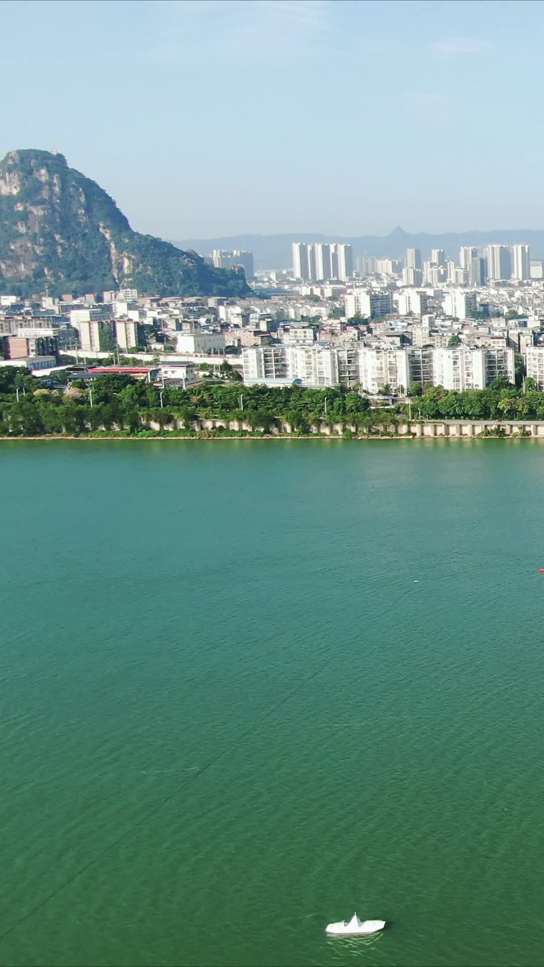 广西柳州城市风光航拍视频的预览图