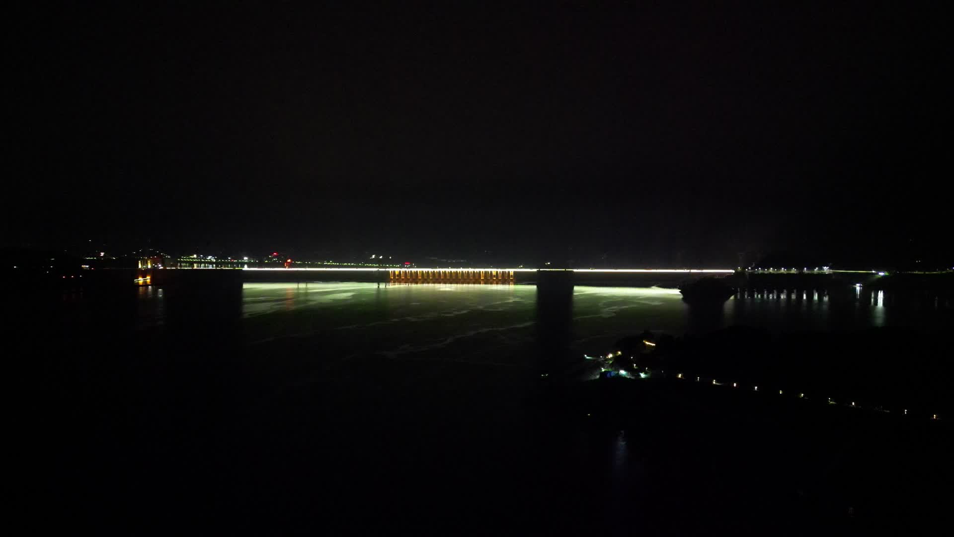 航拍湖北宜昌秭归县长江三峡夜景灯光视频的预览图