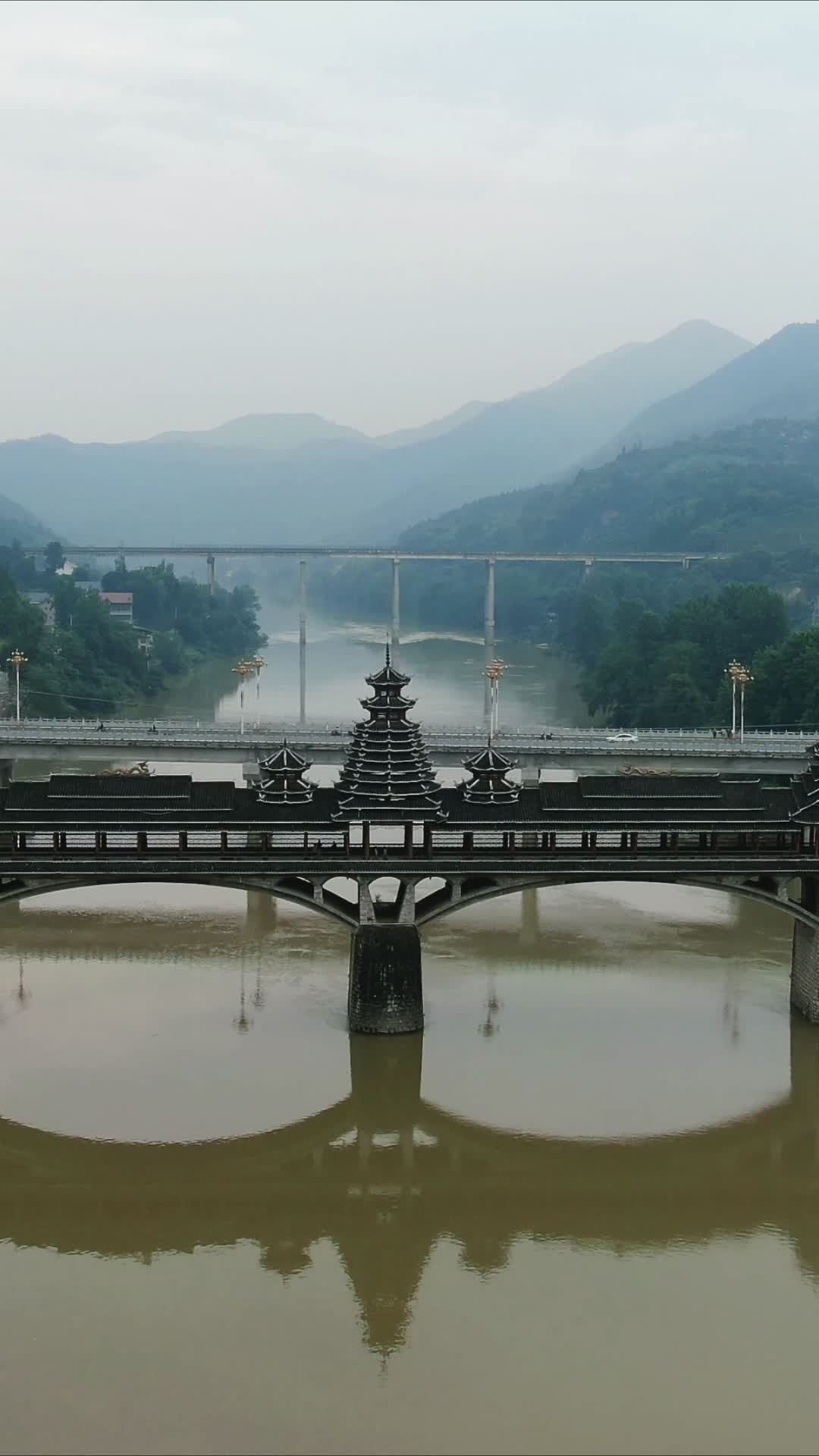 湖南靖州江东风雨桥竖屏航拍视频的预览图