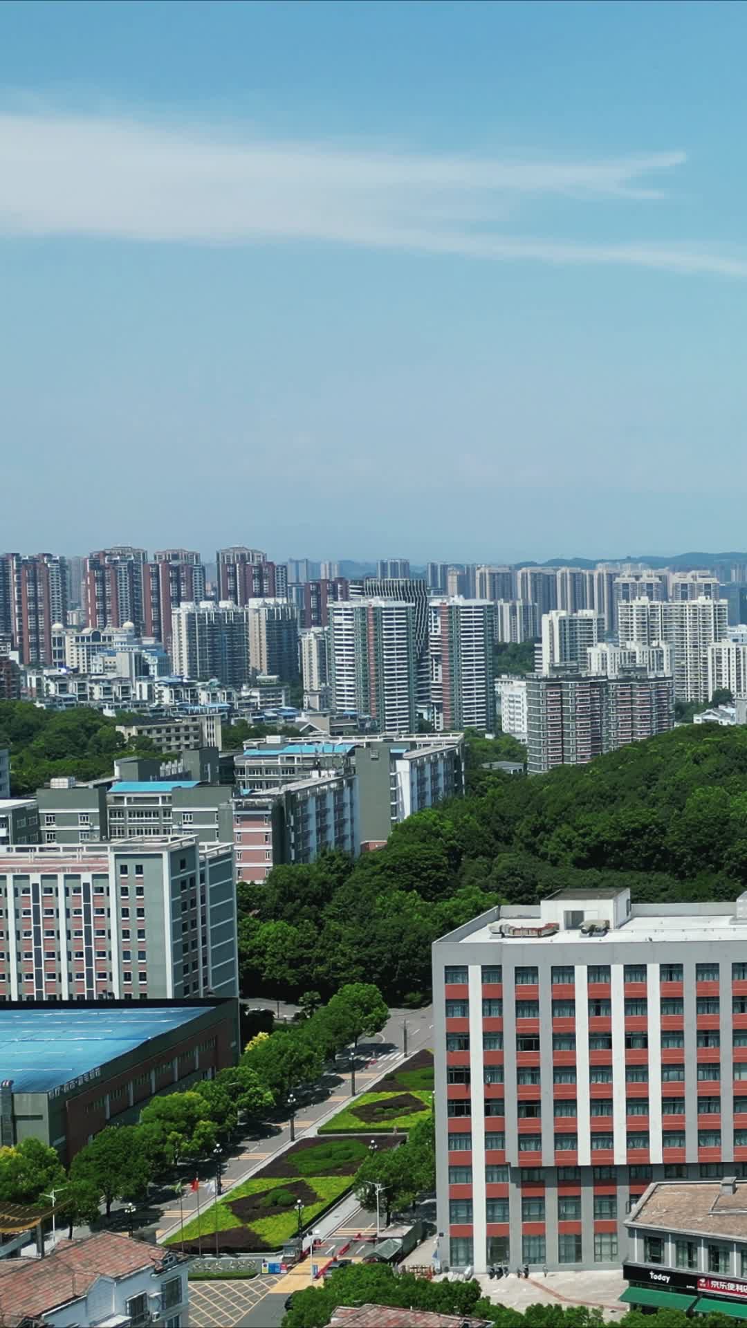 湖北宜昌三峡职院竖屏航拍视频的预览图