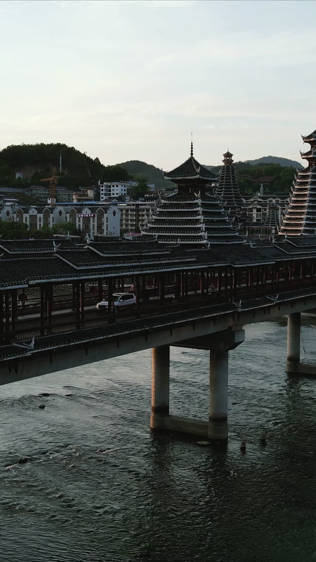 侗族风雨桥竖屏航拍视频的预览图