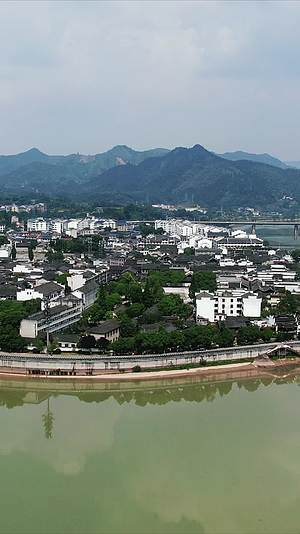 贵州镇远古镇竖屏航拍视频的预览图