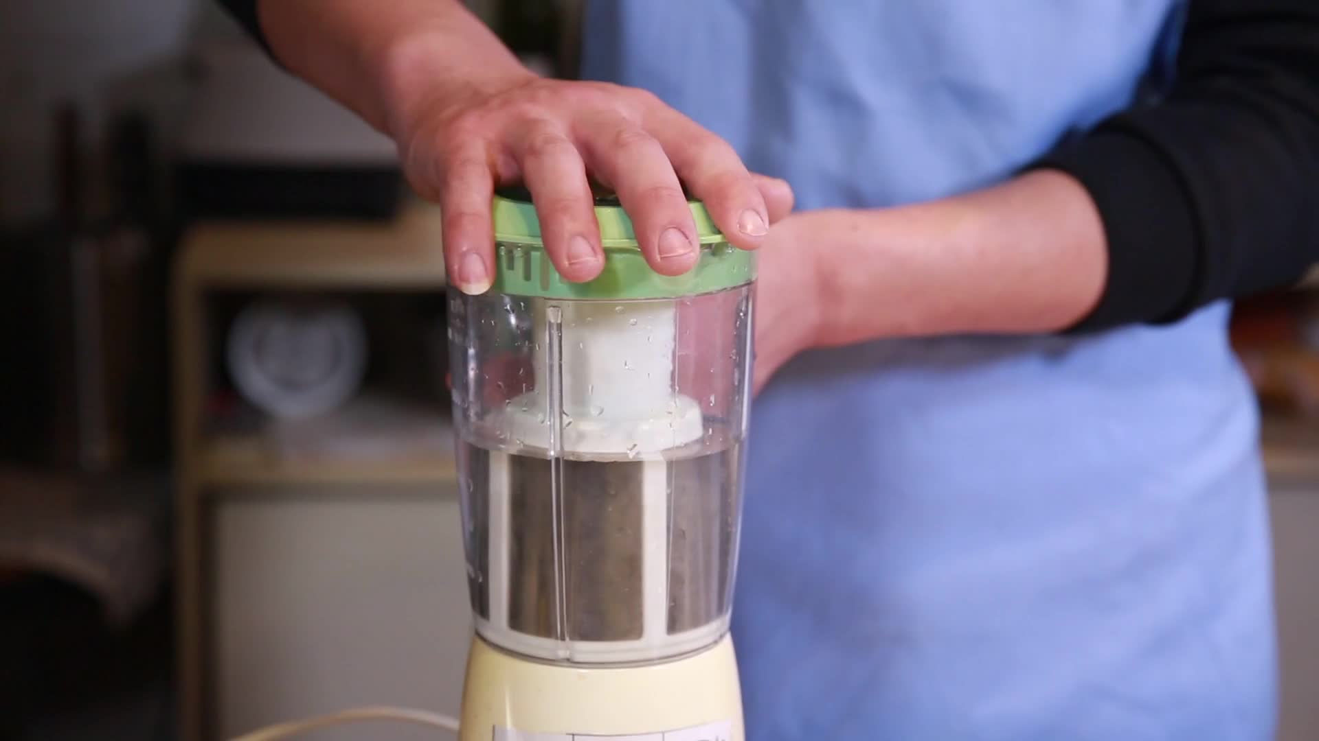 镜头合集豆浆机榨汁机料理视频的预览图