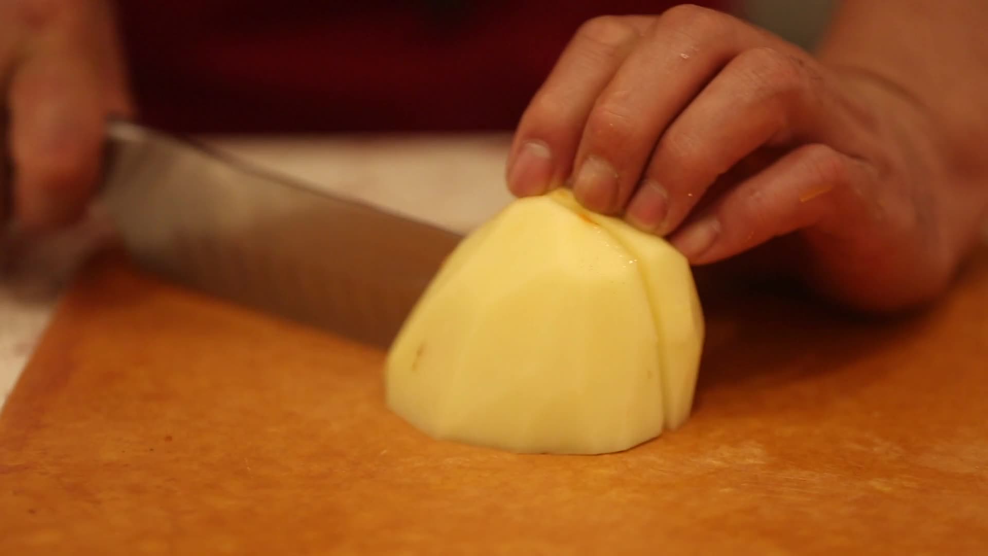 镜头合集刀切土豆马铃薯块视频的预览图