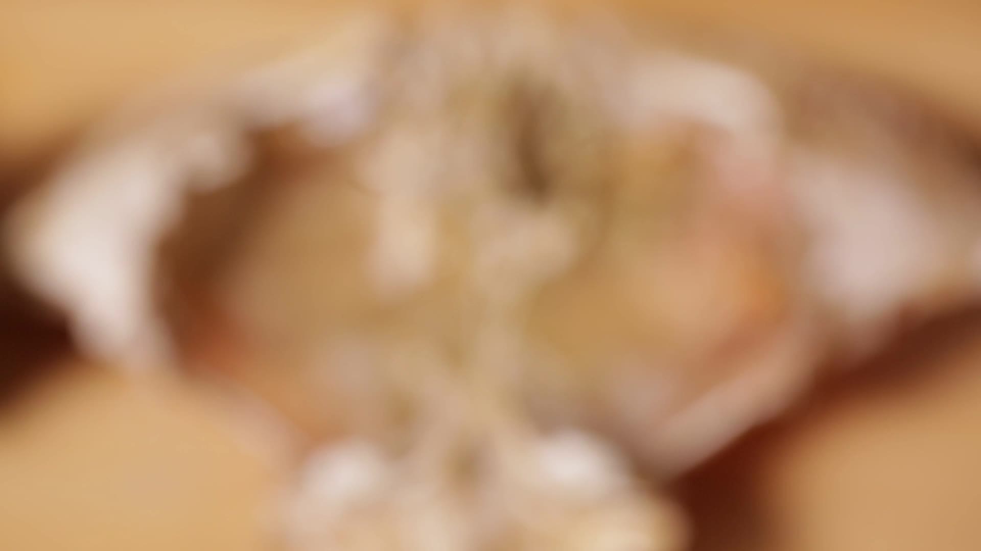 镜头合集拆水蟹掰开梭子蟹壳视频的预览图