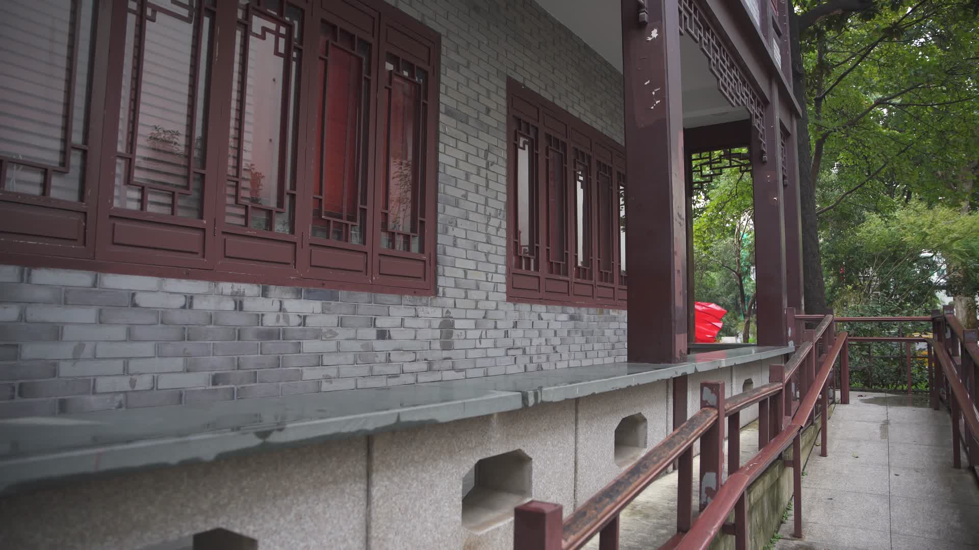 杭州小营江南红巷景区全国爱国卫生运动纪念馆视频的预览图