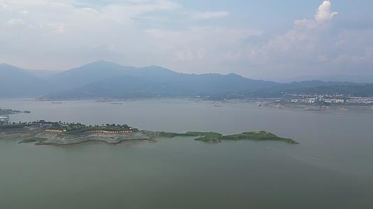 湖北长江三峡风光航拍4K高清视频视频的预览图