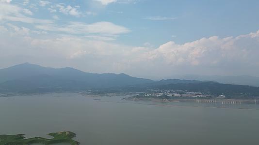 湖北长江三峡风光航拍4K高清视频视频的预览图