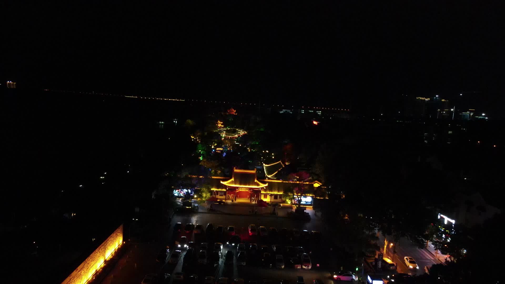 航拍湖南岳阳楼景区夜景汴河街夜景视频的预览图