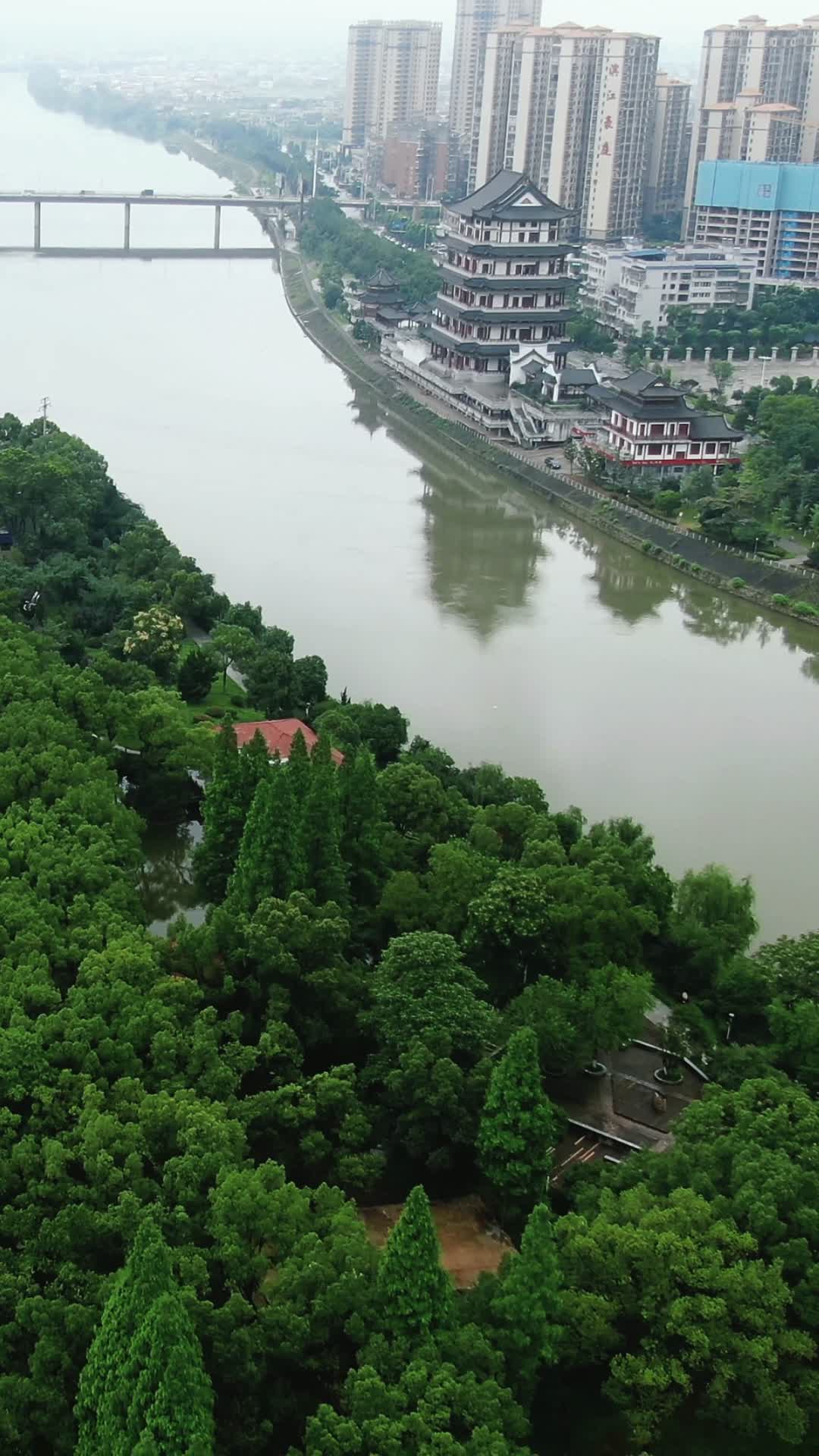 湖南湘乡市城市风光航拍视频的预览图