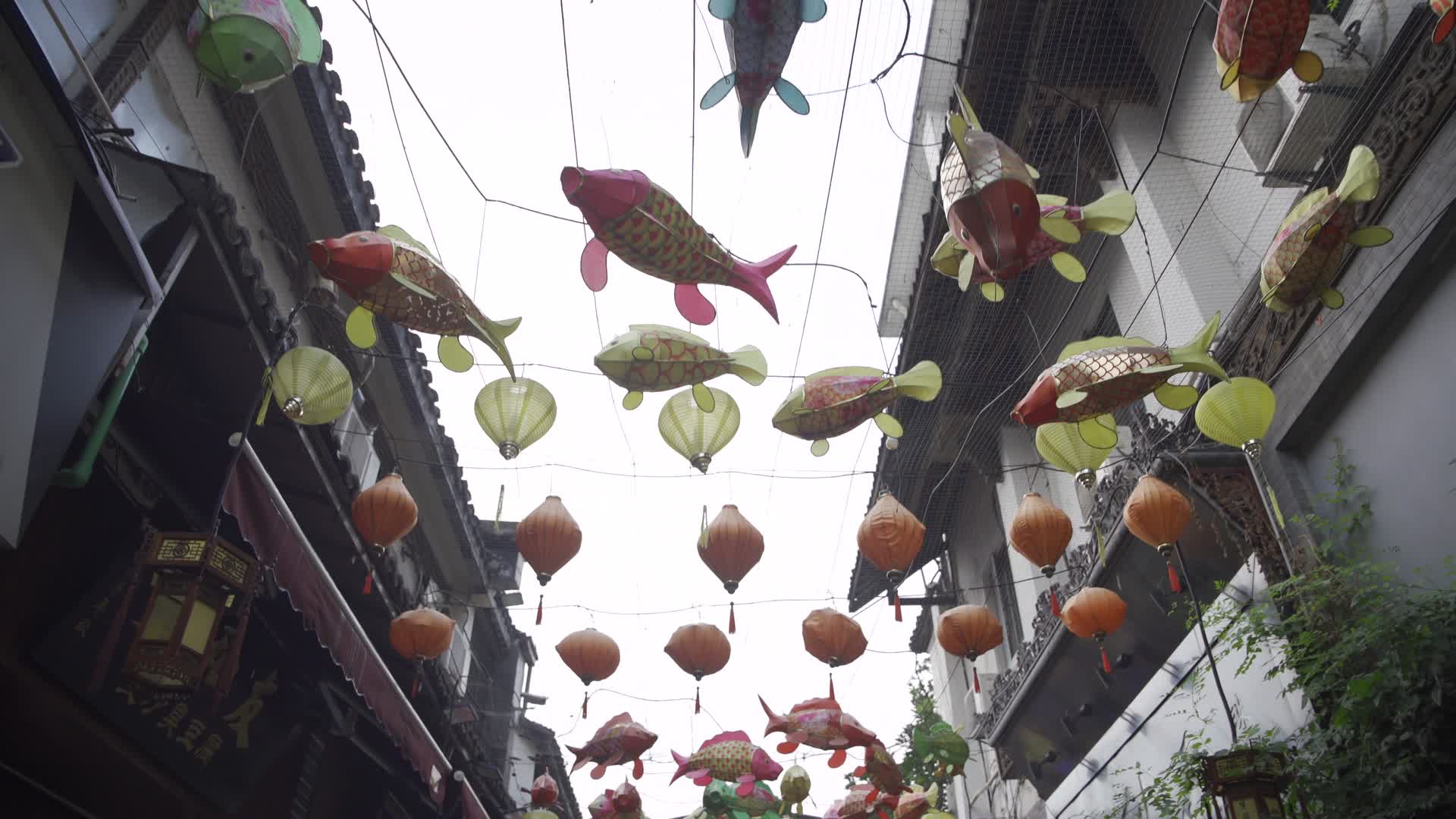 杭州吴山景区河坊街视频的预览图