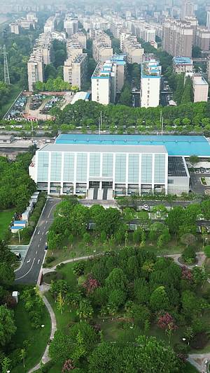 航拍湖北襄阳市政府视频的预览图